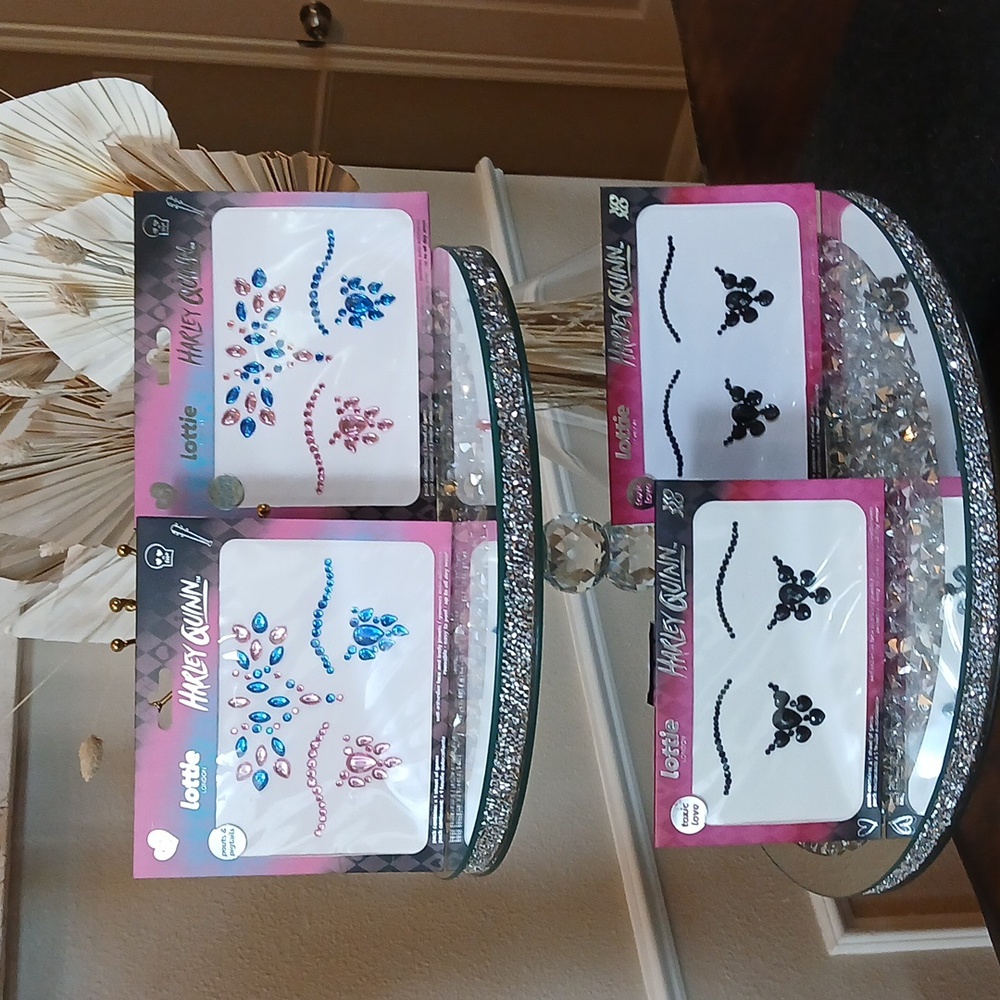 New 4pc Harley Quinn Face Gems Toxic Love / Pouts & Pigtails By Lottie London - Picture 15 of 17